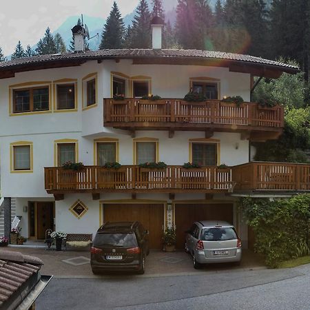 Haus Ferchl Hotel Neustift im Stubaital Room photo