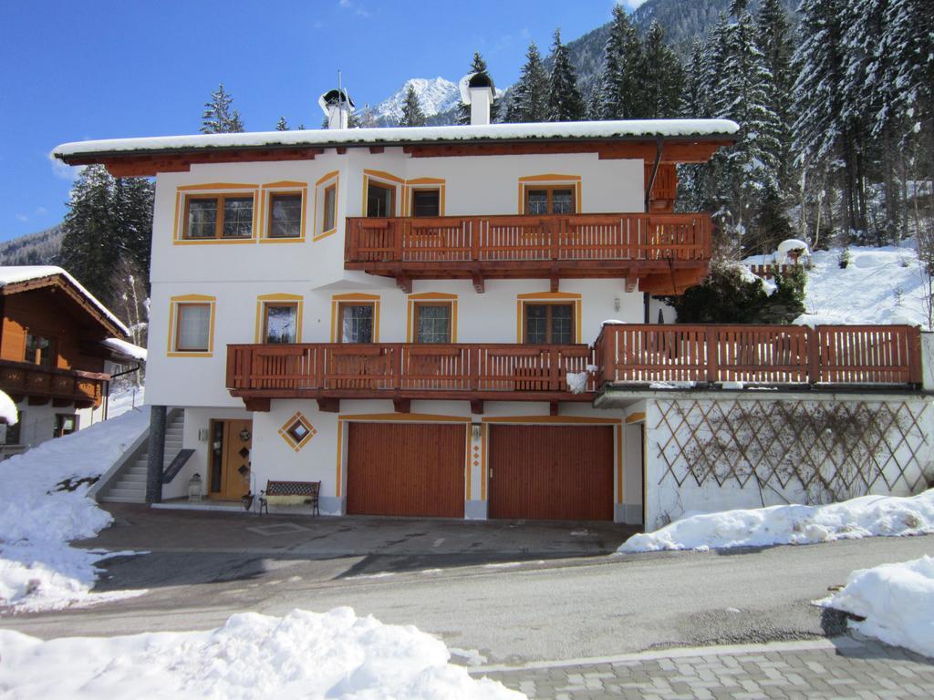Haus Ferchl Hotel Neustift im Stubaital Room photo
