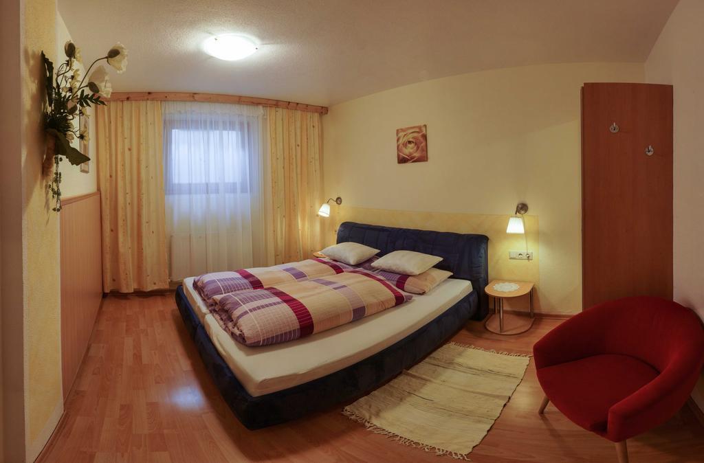 Haus Ferchl Hotel Neustift im Stubaital Room photo